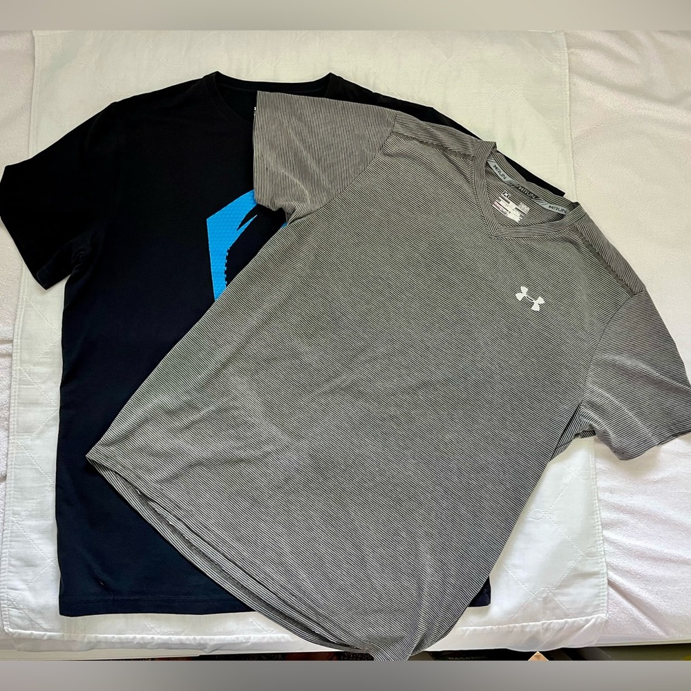 Under Armour Size L T-shirts (Bundle pack of 2)